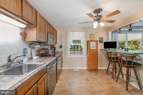 25 Freedom Ct, Middle River, MD 21220 photo 10
