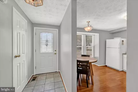 8534 Rhuddlan Rd, Nottingham, MD 21236 photo 2