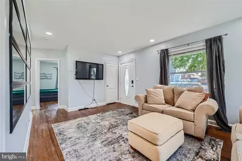 Entry Way - 6715 Laurel Dr, Baltimore, MD 21207 photo 3 of 3