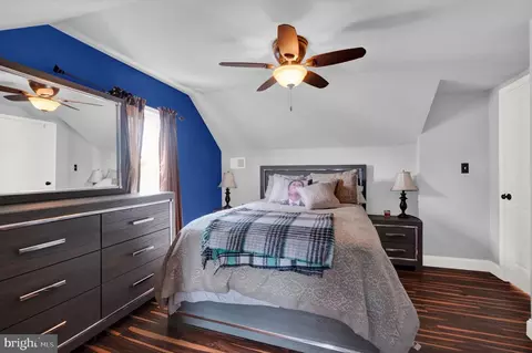 Bedroom - 5630 Ashbourne Rd, Halethorpe, MD 21227 photo 6 of 8