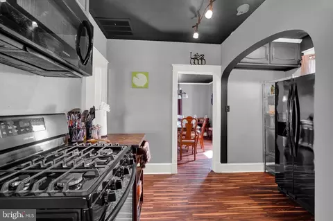 Entry Way - 5630 Ashbourne Rd, Halethorpe, MD 21227 photo 2 of 2