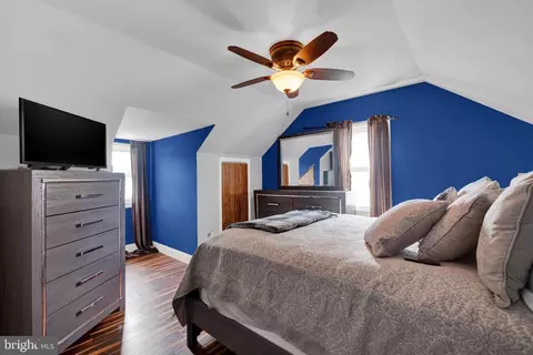 Bedroom - 5630 Ashbourne Rd, Halethorpe, MD 21227 photo 4 of 8