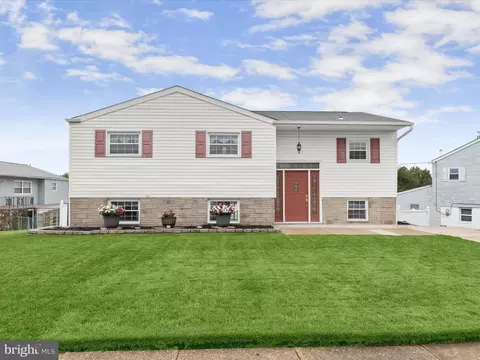 2302 Holyoke Rd, Rosedale, MD 21237