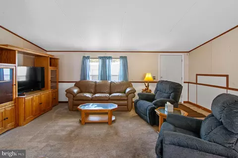 37 Cool Breeze Dr, Middle River, MD 21220 photo 5