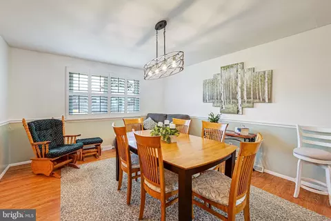 Dining - 5508 Hamilton Ave, Baltimore, MD 21206 photo 1 of 3