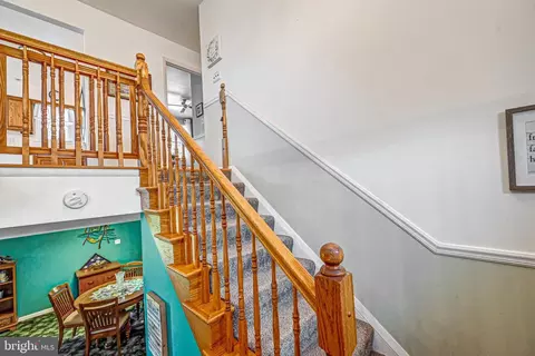 Entry Way - 5508 Hamilton Ave, Baltimore, MD 21206 photo 2 of 2