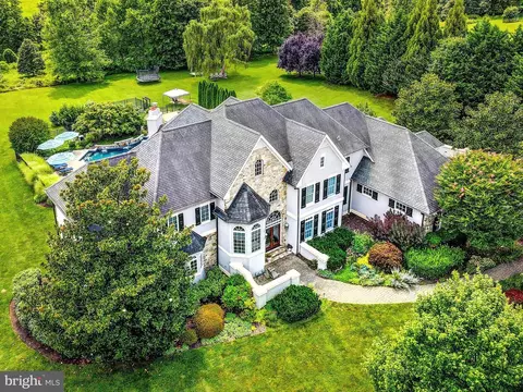 4023 Cloverland Dr, Phoenix, MD 21131