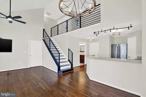 400 Symphony Cir #553D, Cockeysville, MD 21030