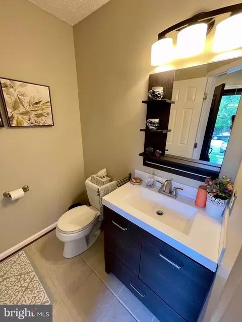 Bath - 6 Marissa Ct, Nottingham, MD 21236 photo 1 of 6
