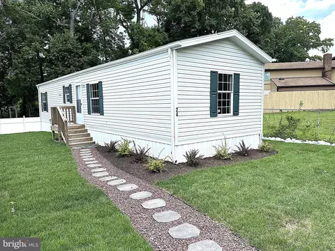 2400 Lincoln Ave #24, Sparrows Point, MD 21219