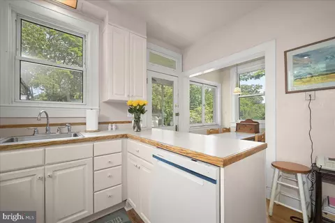 Kitchen - 6508 Beverly Rd, Idlewylde, MD 21239 photo 6 of 7