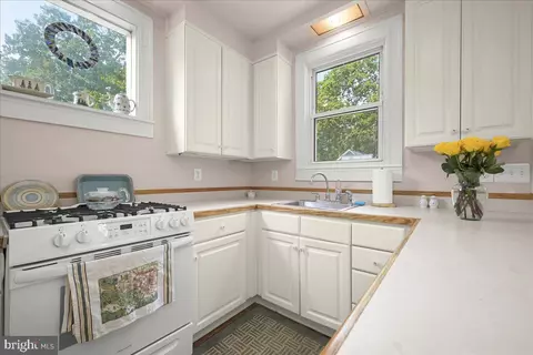 Kitchen - 6508 Beverly Rd, Idlewylde, MD 21239 photo 3 of 7