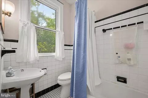 Bath - 6508 Beverly Rd, Idlewylde, MD 21239 photo 1 of 4