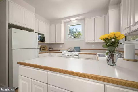 Kitchen - 6508 Beverly Rd, Idlewylde, MD 21239 photo 7 of 7