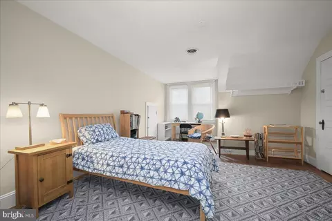 Bedroom - 6508 Beverly Rd, Idlewylde, MD 21239 photo 2 of 5