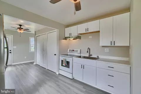 32 Chandelle Rd, Middle River, MD 21220