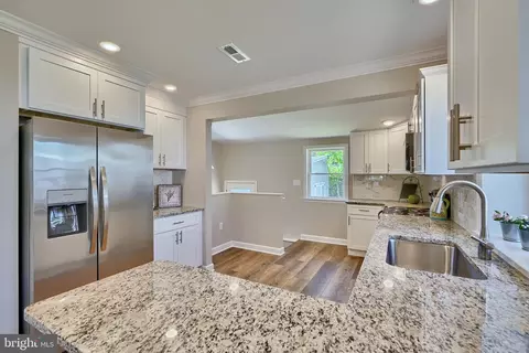 40 Blister St, Middle River, MD 21220