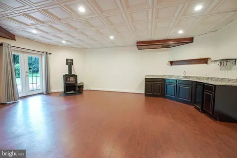 Living - 3517 Southside Ave, Phoenix, MD 21131 photo 4 of 6