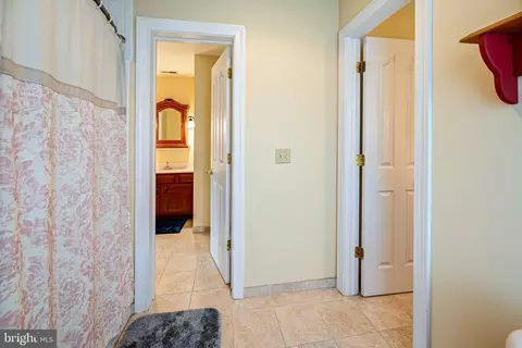 Entry Way - 3517 Southside Ave, Phoenix, MD 21131 photo 3 of 4