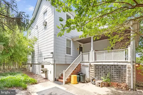 Exterior - 916 Elm Ridge Ave, Baltimore, MD 21229 photo 3 of 9