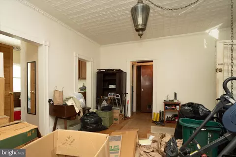 Entry Way - 916 Elm Ridge Ave, Baltimore, MD 21229 photo 1 of 5