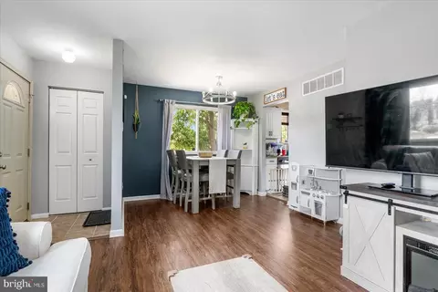 7902 35th St, Rosedale, MD 21237 photo 7