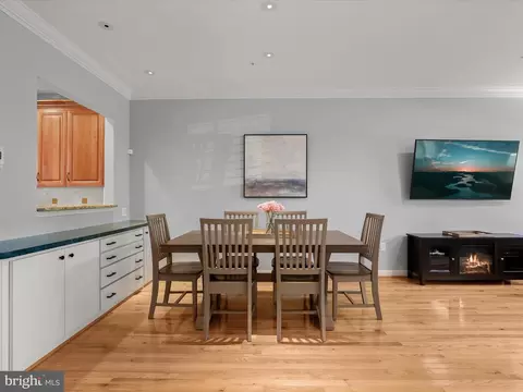 Dining - 44 Taverngreen Ct, Baltimore, MD 21209 photo 4 of 4