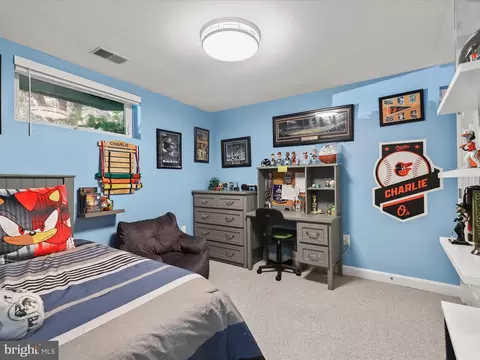 Bedroom - 44 Taverngreen Ct, Baltimore, MD 21209 photo 10 of 10
