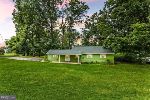 902 Bernoudy Rd, White Hall, MD 21161