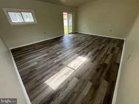 Living - 2514 Snyder Ave S, Sparrows Point, MD 21219 photo 4 of 5