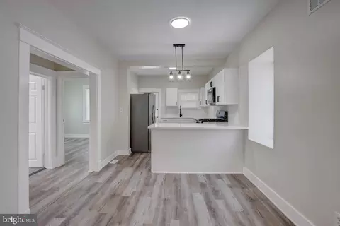 Entry Way - 2514 Snyder Ave S, Sparrows Point, MD 21219 photo 4 of 9