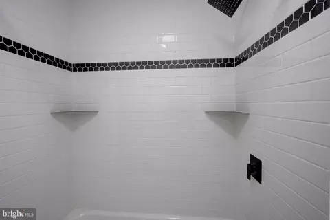 Bath - 2514 Snyder Ave S, Sparrows Point, MD 21219 photo 3 of 7