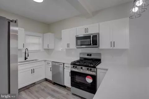 Entry Way - 2514 Snyder Ave S, Sparrows Point, MD 21219 photo 6 of 9