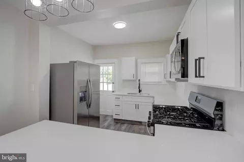 Entry Way - 2514 Snyder Ave S, Sparrows Point, MD 21219 photo 5 of 9