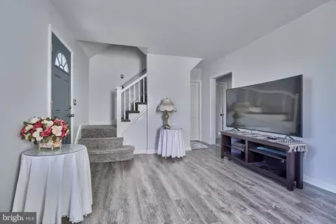 Entry Way - 7315 School, Dundalk, MD 21222 photo 2 of 7