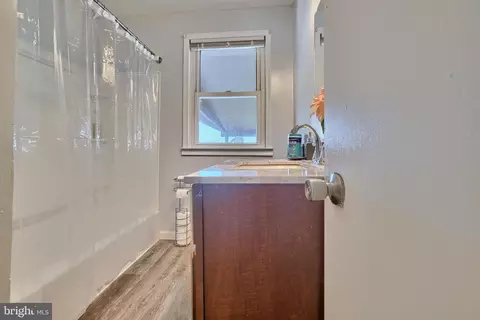 Entry Way - 7315 School, Dundalk, MD 21222 photo 5 of 7
