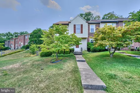 1 Robin Ridge Ct, Parkville, MD 21234