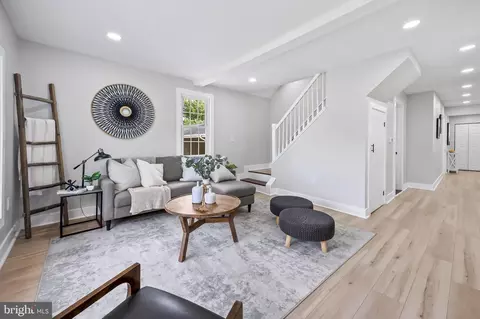 Entry Way - 5929 Sunset Ave, Baltimore, MD 21207 photo 1 of 4