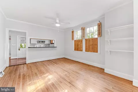 Living - 723 Dunkirk Rd, Baltimore, MD 21212 photo 2 of 4
