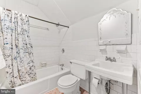 Bath - 723 Dunkirk Rd, Baltimore, MD 21212 photo 3 of 3