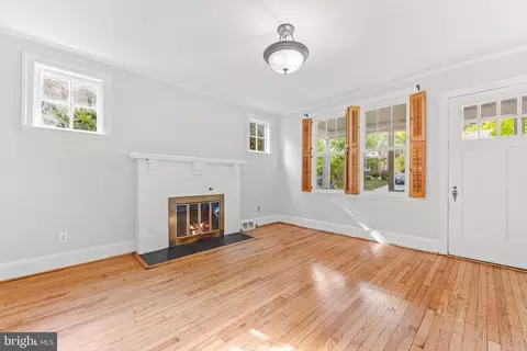 Living - 723 Dunkirk Rd, Baltimore, MD 21212 photo 4 of 4