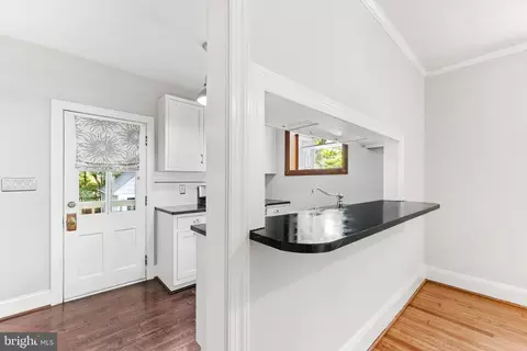Entry Way - 723 Dunkirk Rd, Baltimore, MD 21212 photo 1 of 3