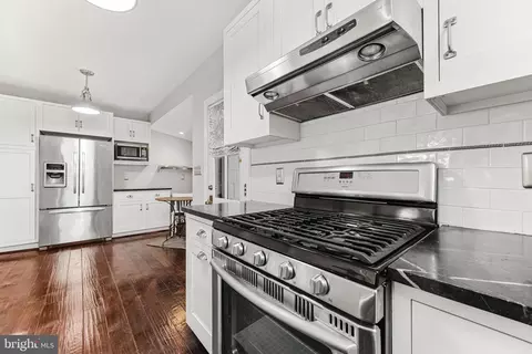 Kitchen - 723 Dunkirk Rd, Baltimore, MD 21212 photo 4 of 6
