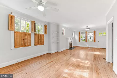 Living - 723 Dunkirk Rd, Baltimore, MD 21212 photo 1 of 4