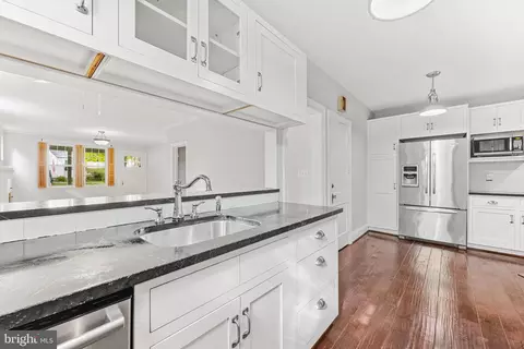 Kitchen - 723 Dunkirk Rd, Baltimore, MD 21212 photo 2 of 6