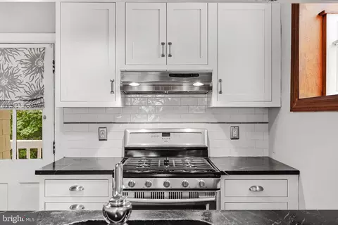 Kitchen - 723 Dunkirk Rd, Baltimore, MD 21212 photo 6 of 6