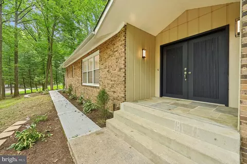 16 Barnstable Ct, Owings Mills, MD 21117