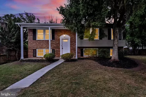 8722 Littlewood Rd, Parkville, MD 21234