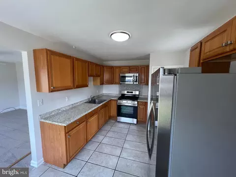 2810 Florida, Halethorpe, MD 21227 photo 3