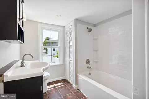 Bath - 2522 Sycamore Ave, Sparrows Point, MD 21219 photo 5 of 6